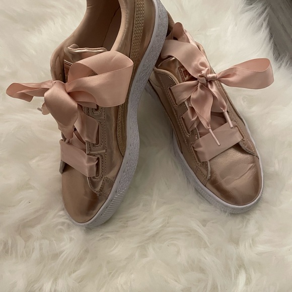 Size 4.5 uk rose gold Puma sneakers - Picture 2 of 5